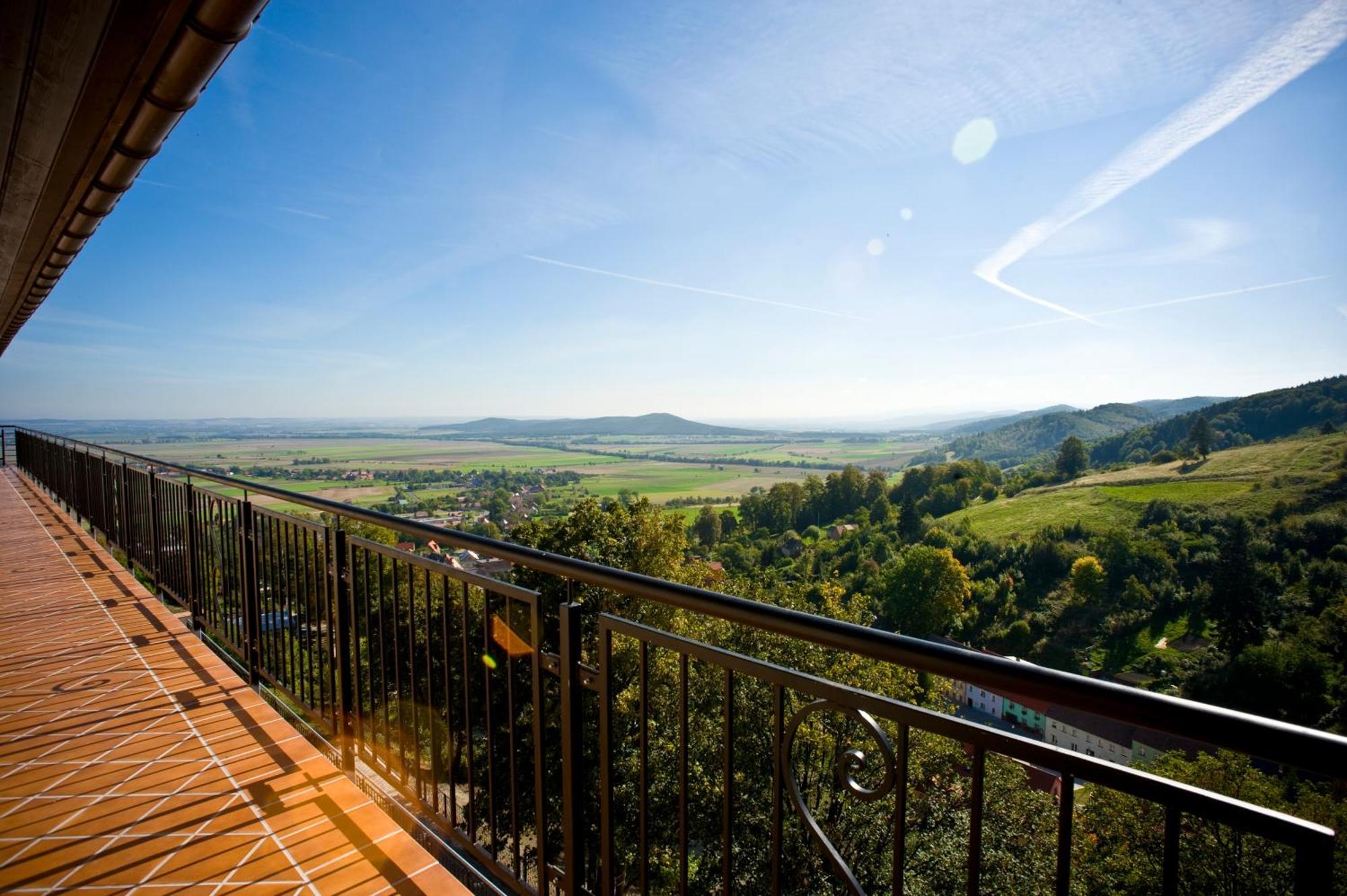 Hotel Srebrna Góra Екстериор снимка